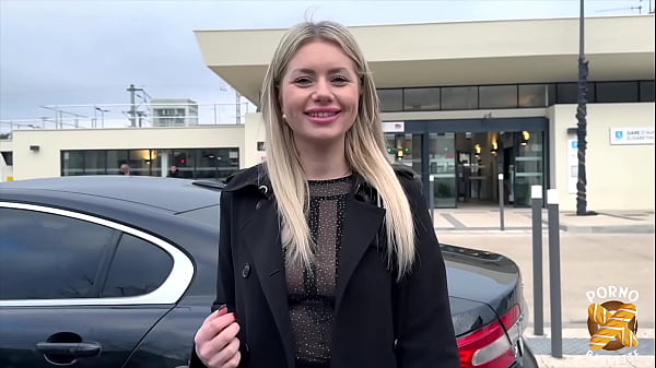 Georgia, a beautiful naughty girl, is a fan of the sex toy