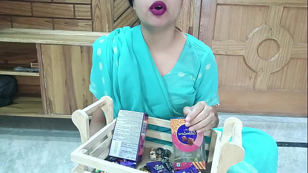 Xxx Indian desi village kaamwali got her ass fucked with the help of her pussy