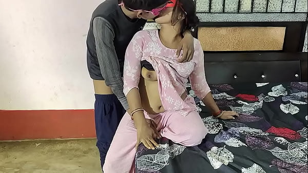 BF Se Gand Chudayi Soniya Bhabhi ne - Big Ass Girl Painful Anal Sex