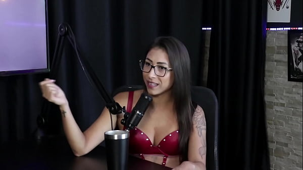 She likes to be spanked but doesn't like to be hit, she was on the cover of a sexy magazine, she thinks men are afraid of her and she thought about giving up reality - Luciana Picchi (SHEER/RED)