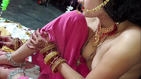 Sexy sexy Teen performs