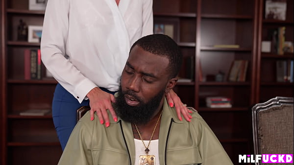 Record company executive Sofie Marie breaks in her new artist